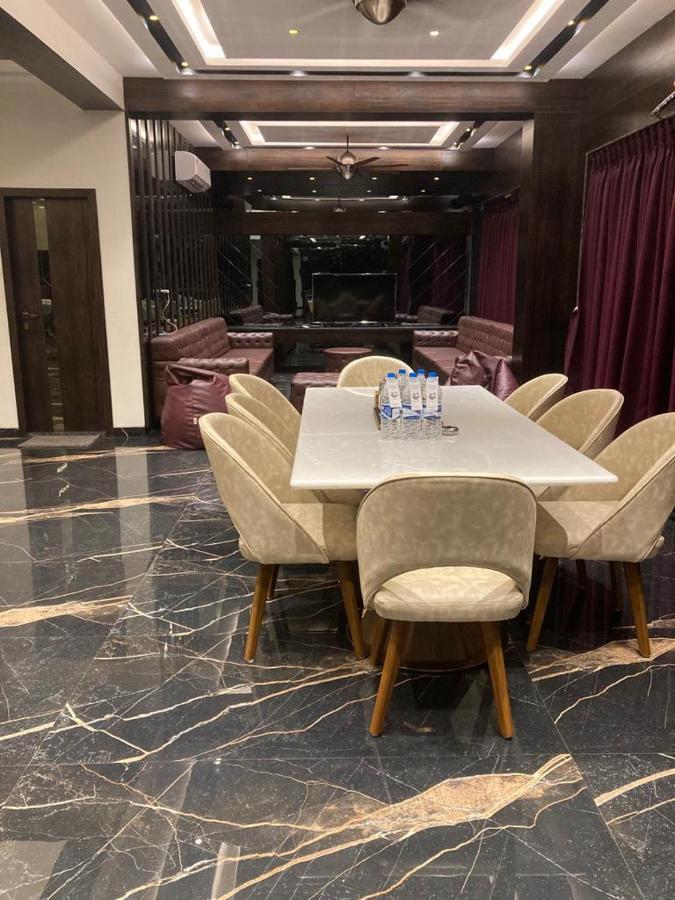 F3 Macau Villa Игатпури Экстерьер фото